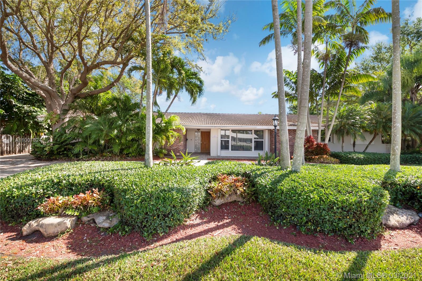 Palmetto Bay, FL 33158,14301 SW 74th Ct