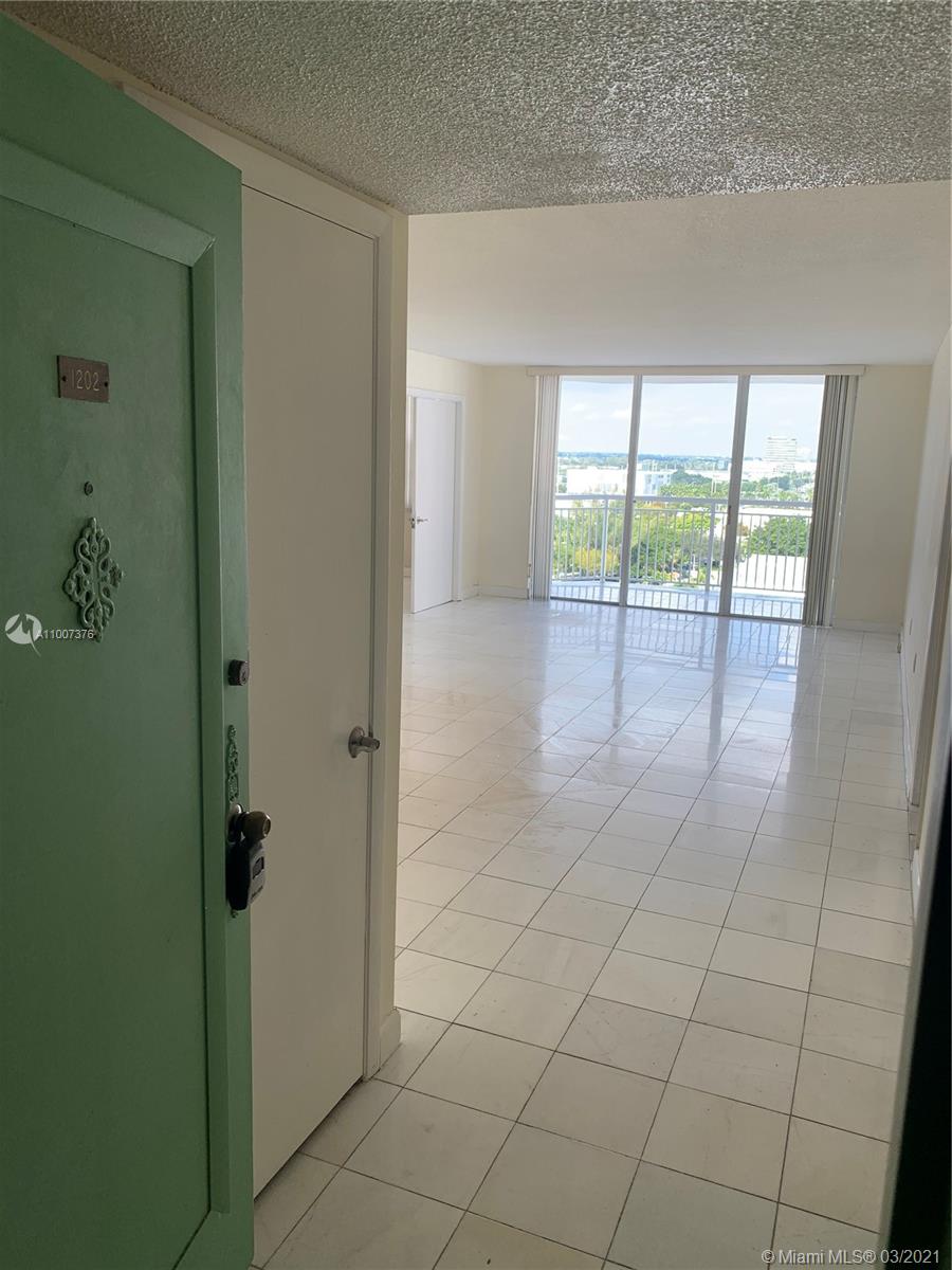 Aventura, FL 33160,18011 Biscayne Blvd #1202