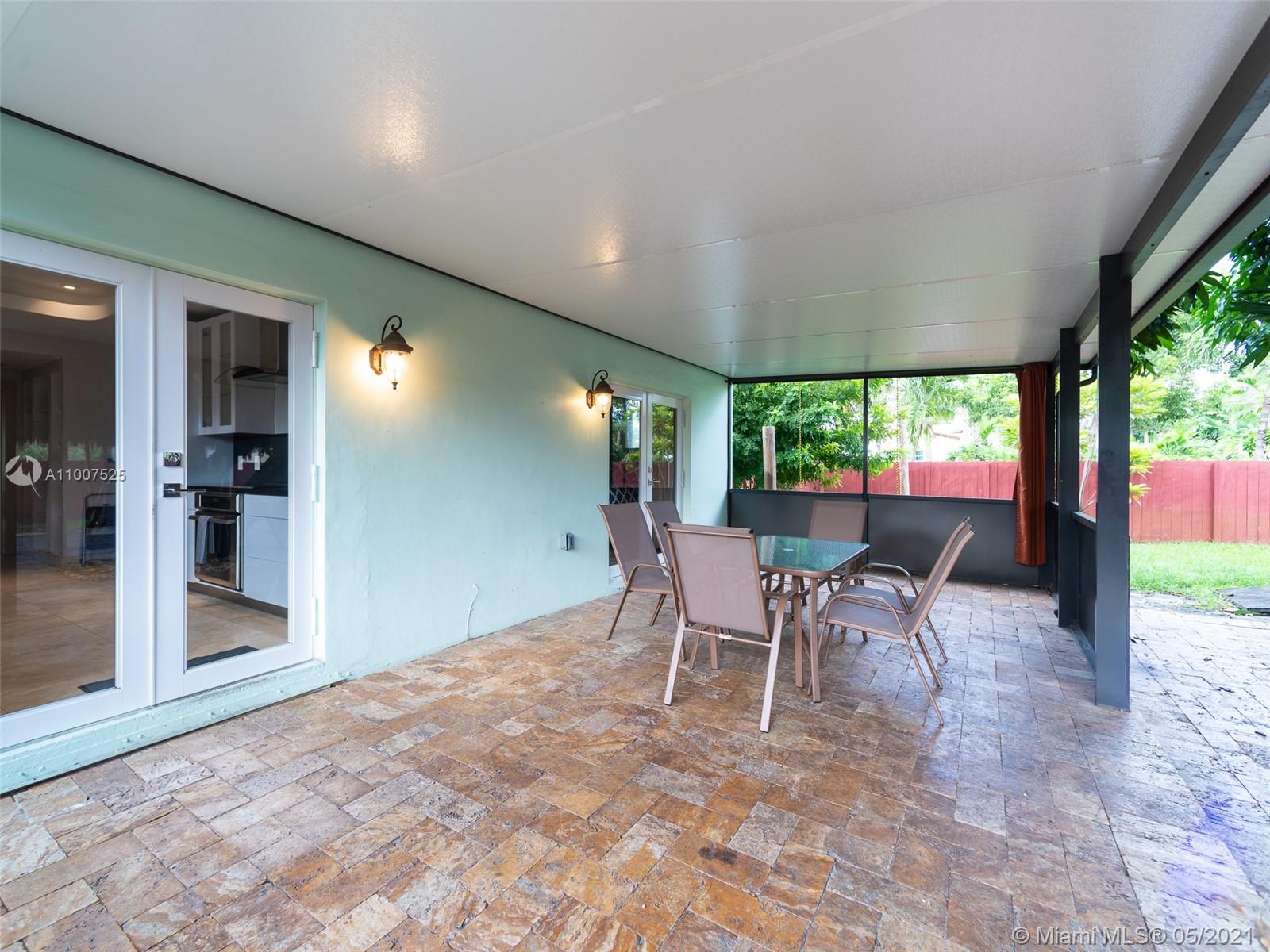 Photo 2 of 1606 Wiley St in Hollywood - MLS A11007525
