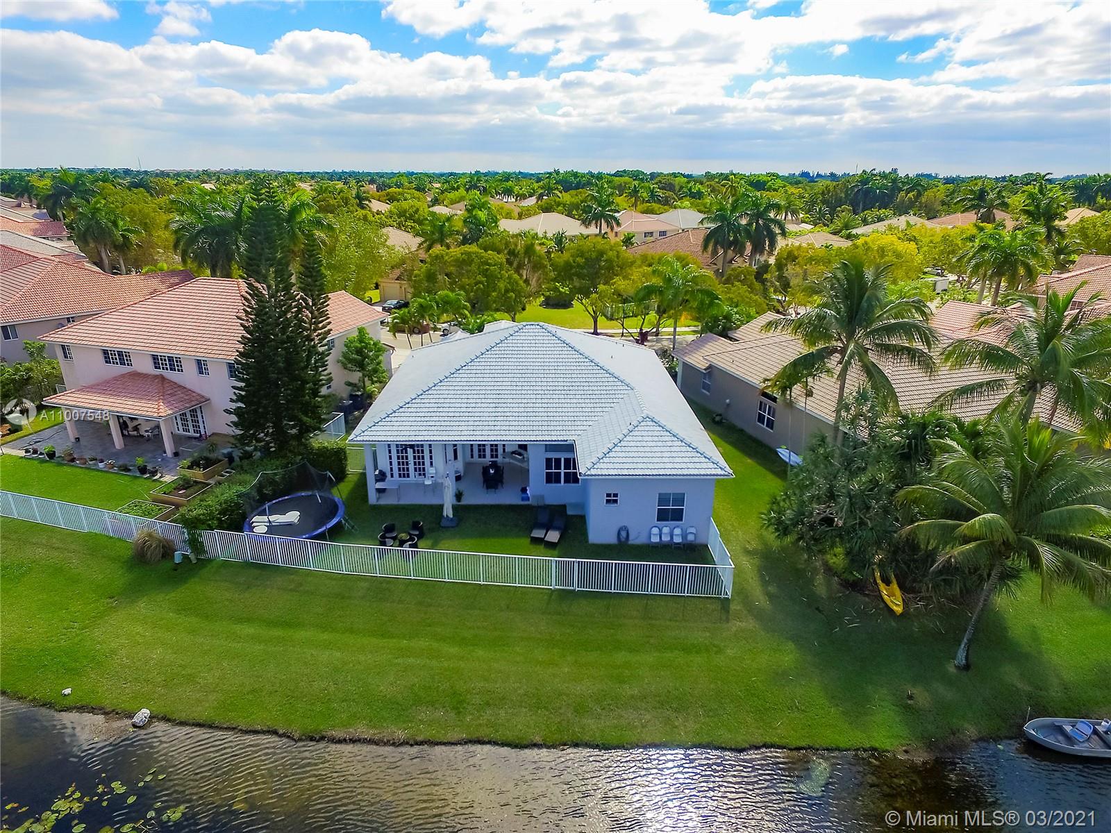 Weston, FL 33331,3844 Heron Ridge Ln