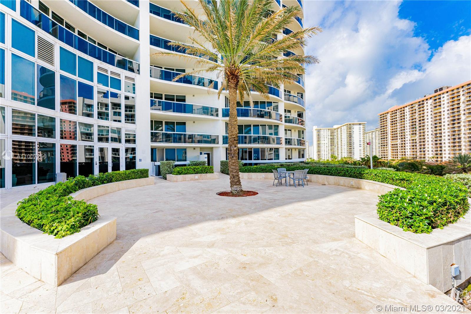 Sunny Isles Beach, FL 33160,17201 Collins Ave #508