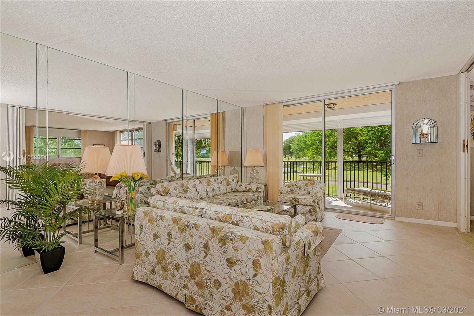 Davie, FL 33328,3001 W Rolling Hills Cir #210