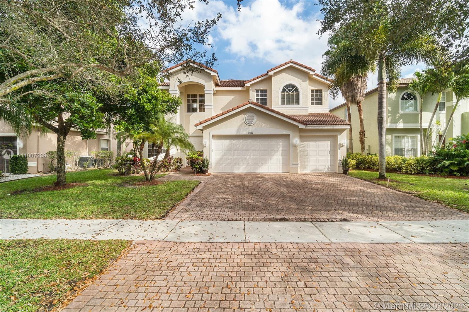 Delray Beach, FL 33446,15622 MESSINA ISLE CT