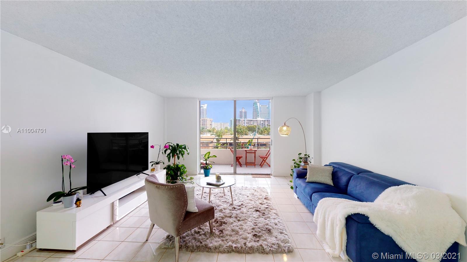 Hallandale Beach, FL 33009,2500 Parkview Dr #305