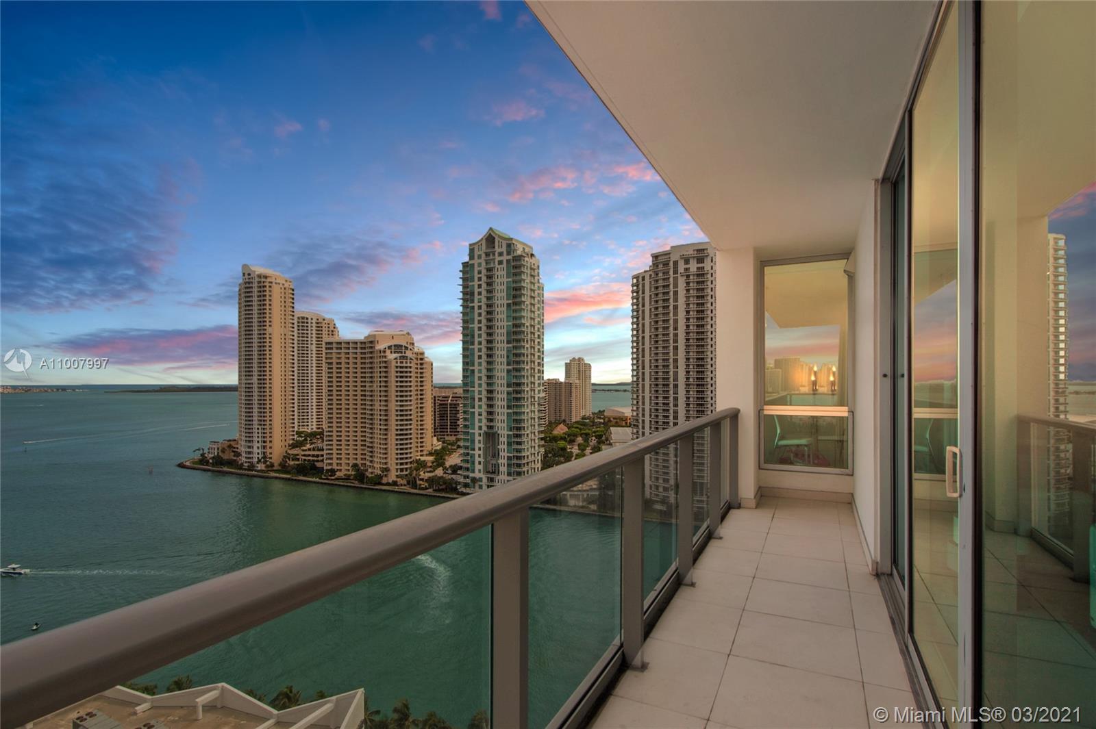 300 S Biscayne Blvd #T-1816, Miami, FL 33131