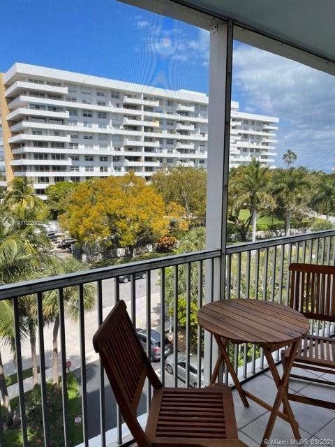 Key Biscayne, FL 33149,150 Ocean Lane Dr #5H