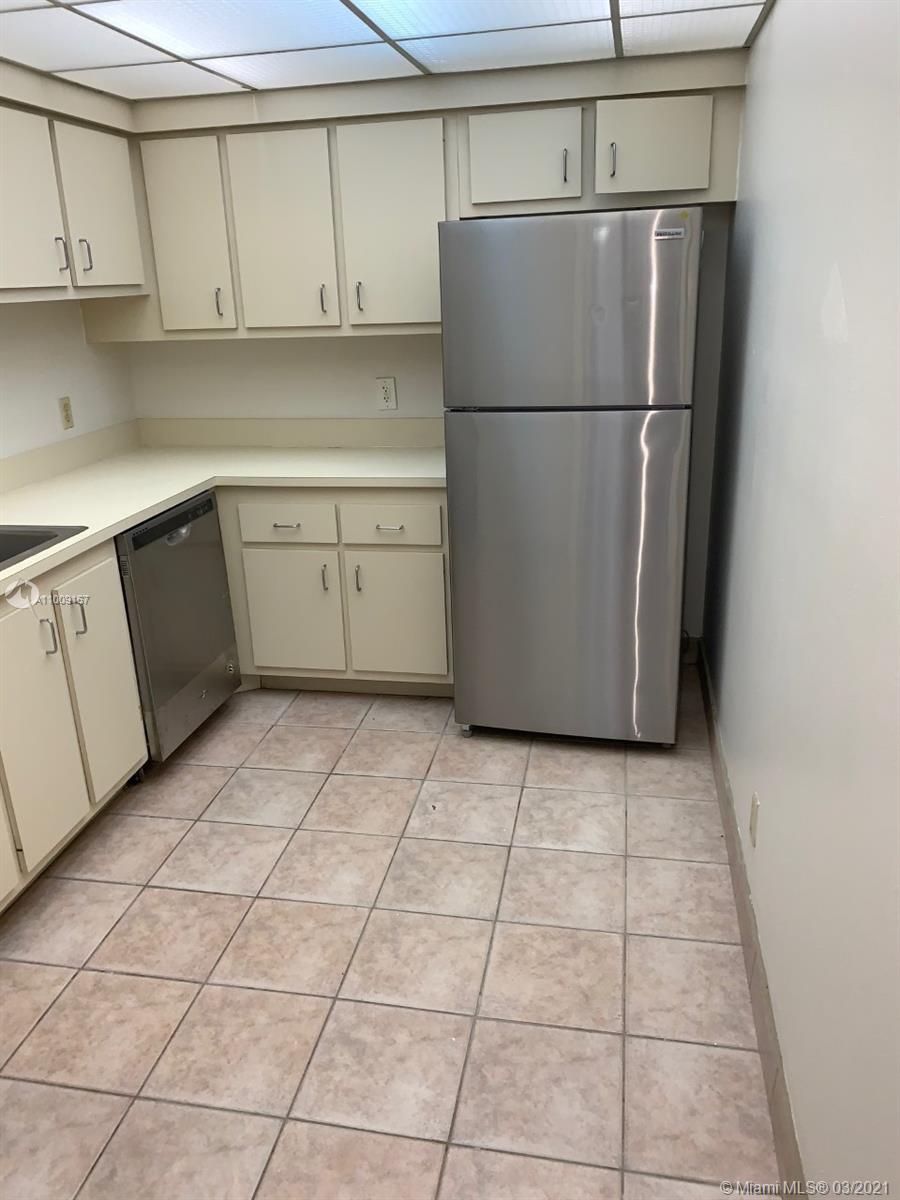 Lauderhill, FL 33319,4222 Inverrary Blvd #4813