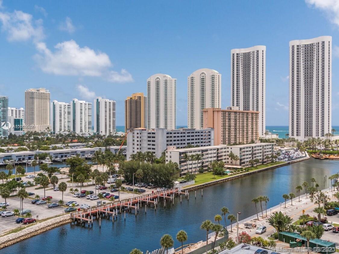 Sunny Isles Beach, FL 33160,500 Bayview Dr #1023