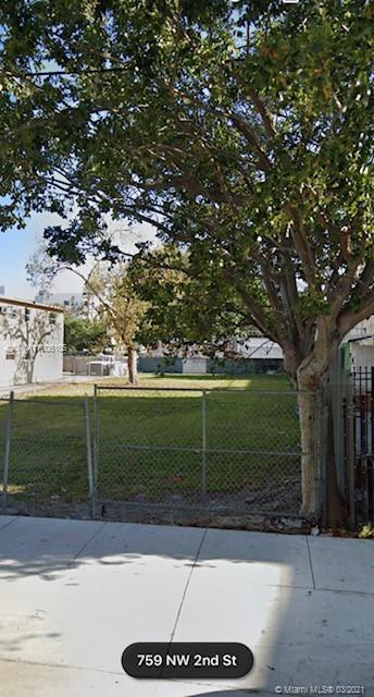 758 NW 2nd St, Miami, FL 33128