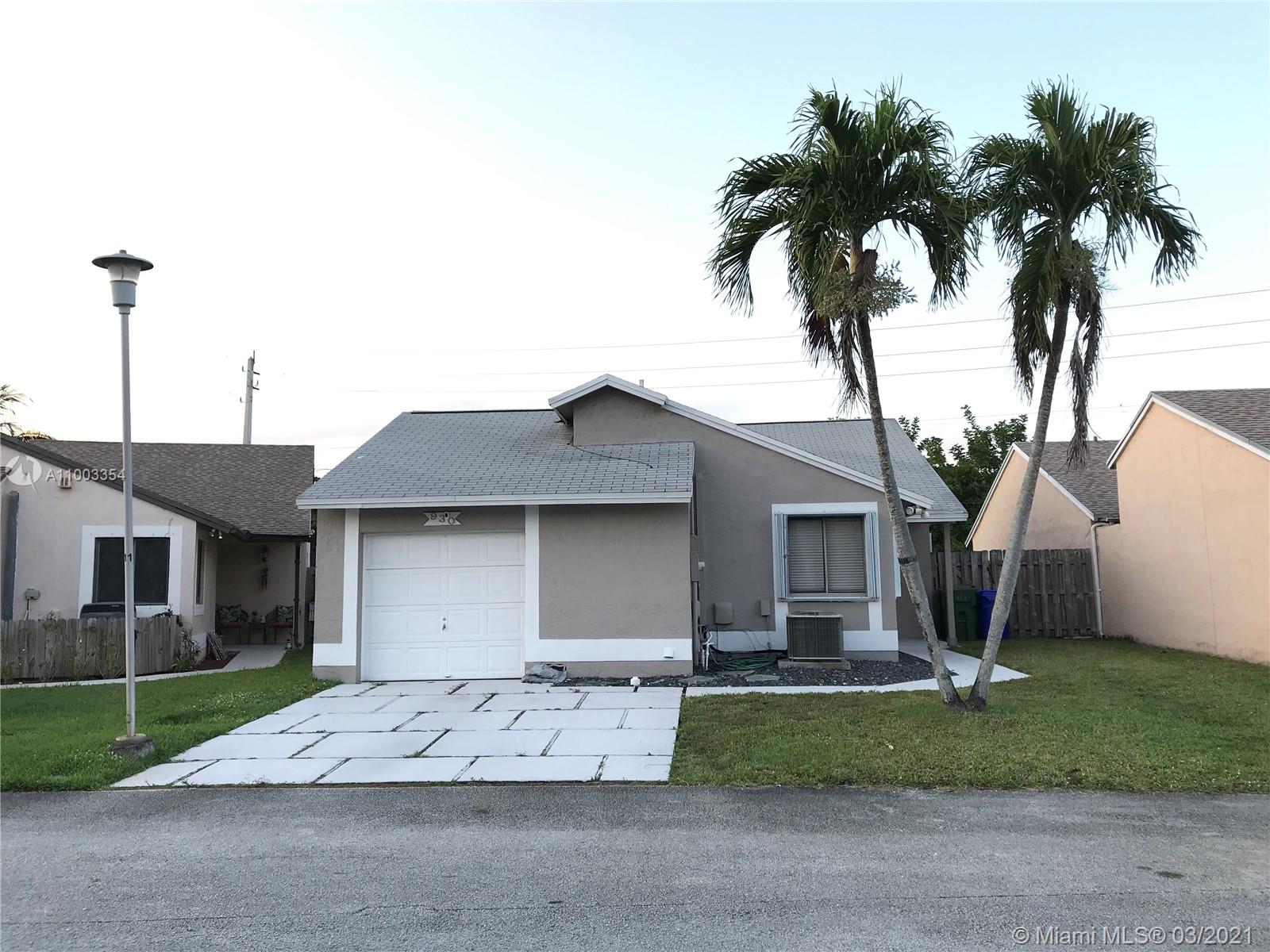 930 SW 111th Ave, Pembroke Pines, FL 33025