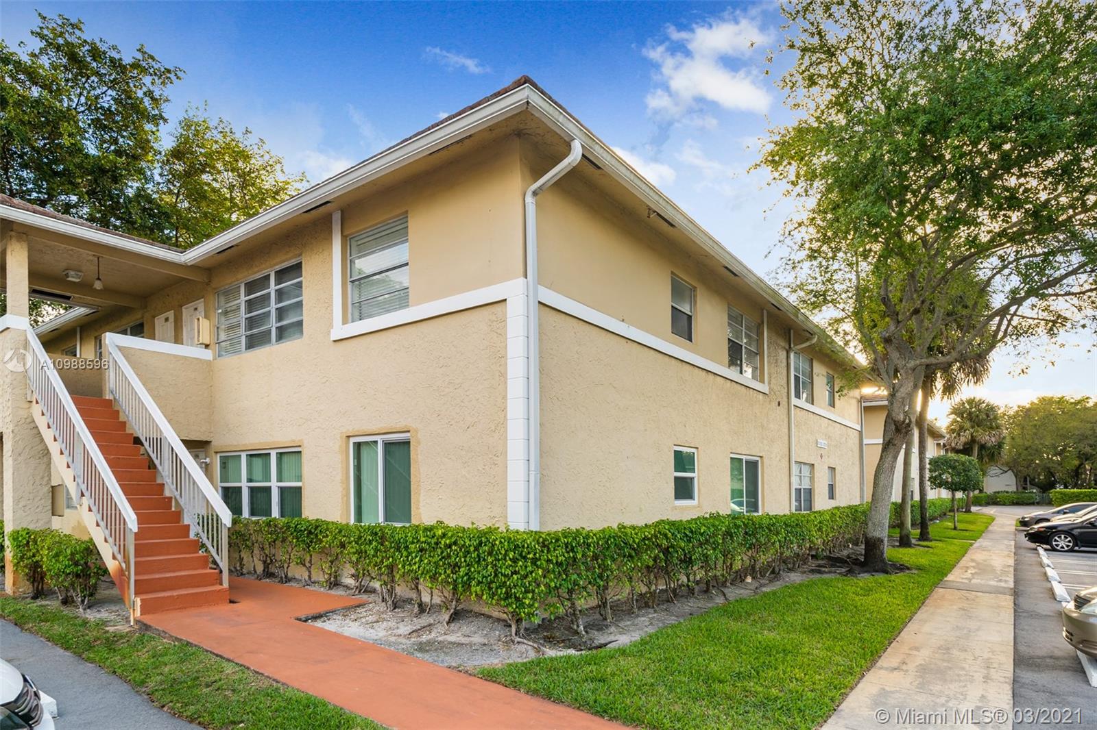 Coral Springs, FL 33071,10196 Twin Lakes Dr #14-E