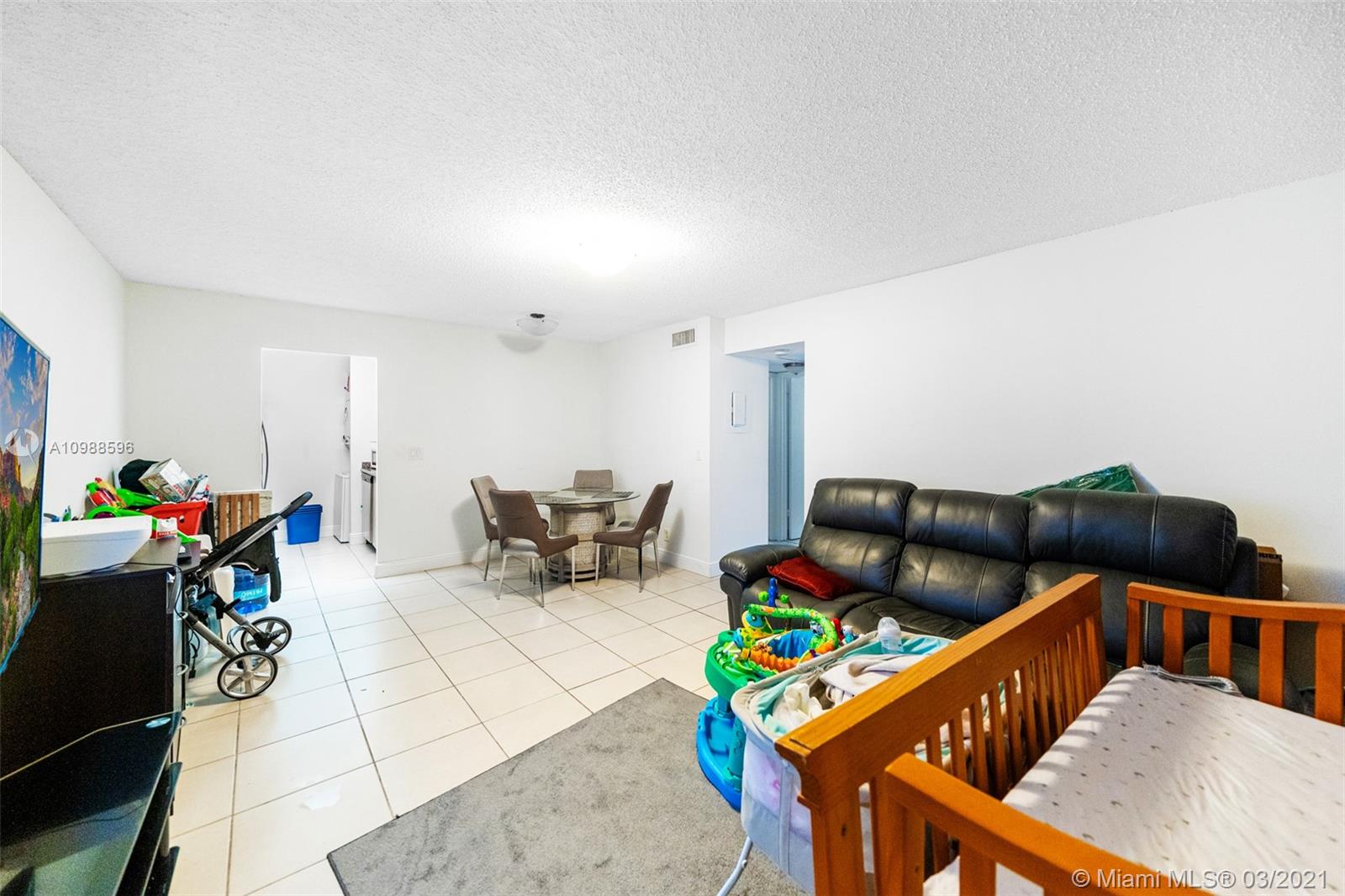 Coral Springs, FL 33071,10196 Twin Lakes Dr #14-E