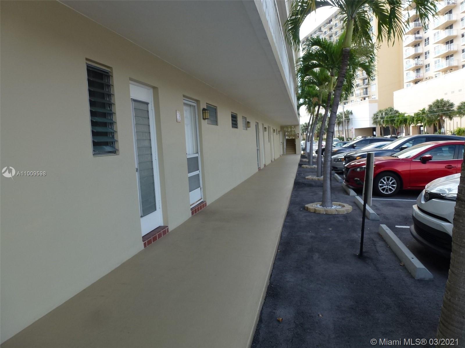 Hallandale Beach, FL 33009,450 Golden Isles Dr #1G