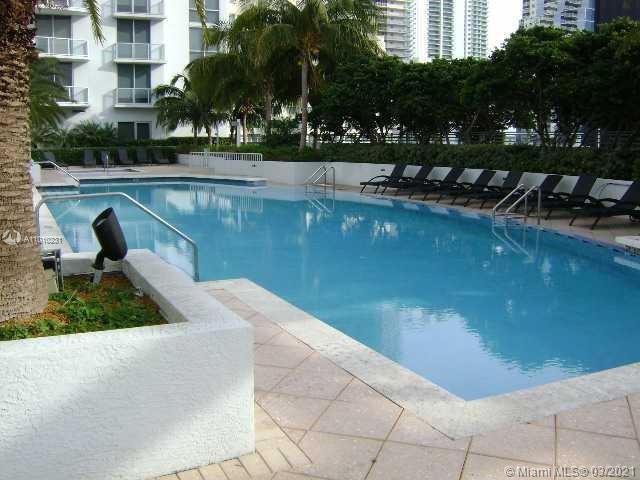 1060 Brickell Ave #4005, Miami, FL 33131