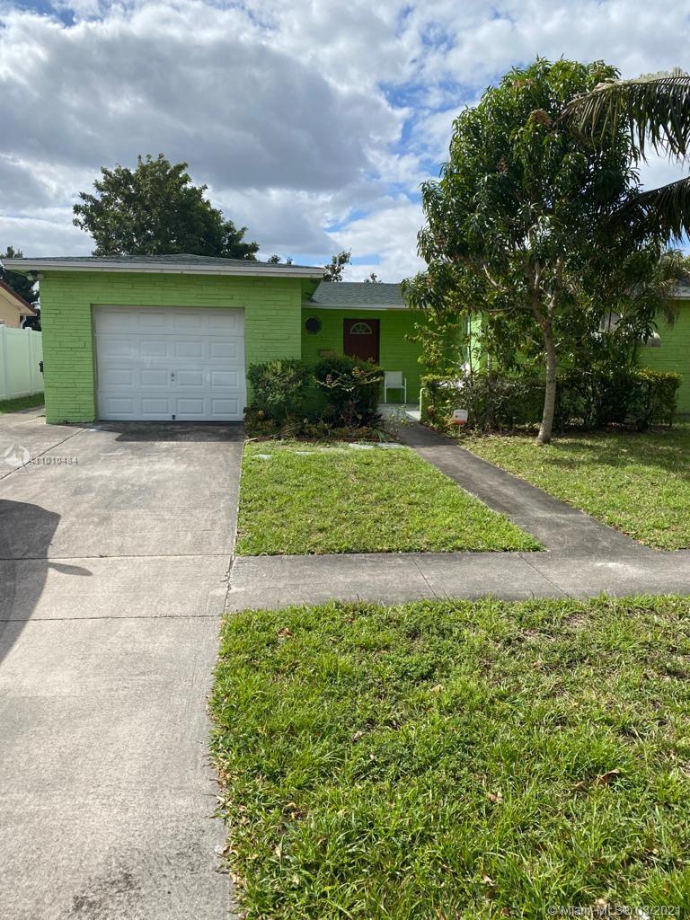 6490 SW 10th St, North Lauderdale, FL 33068