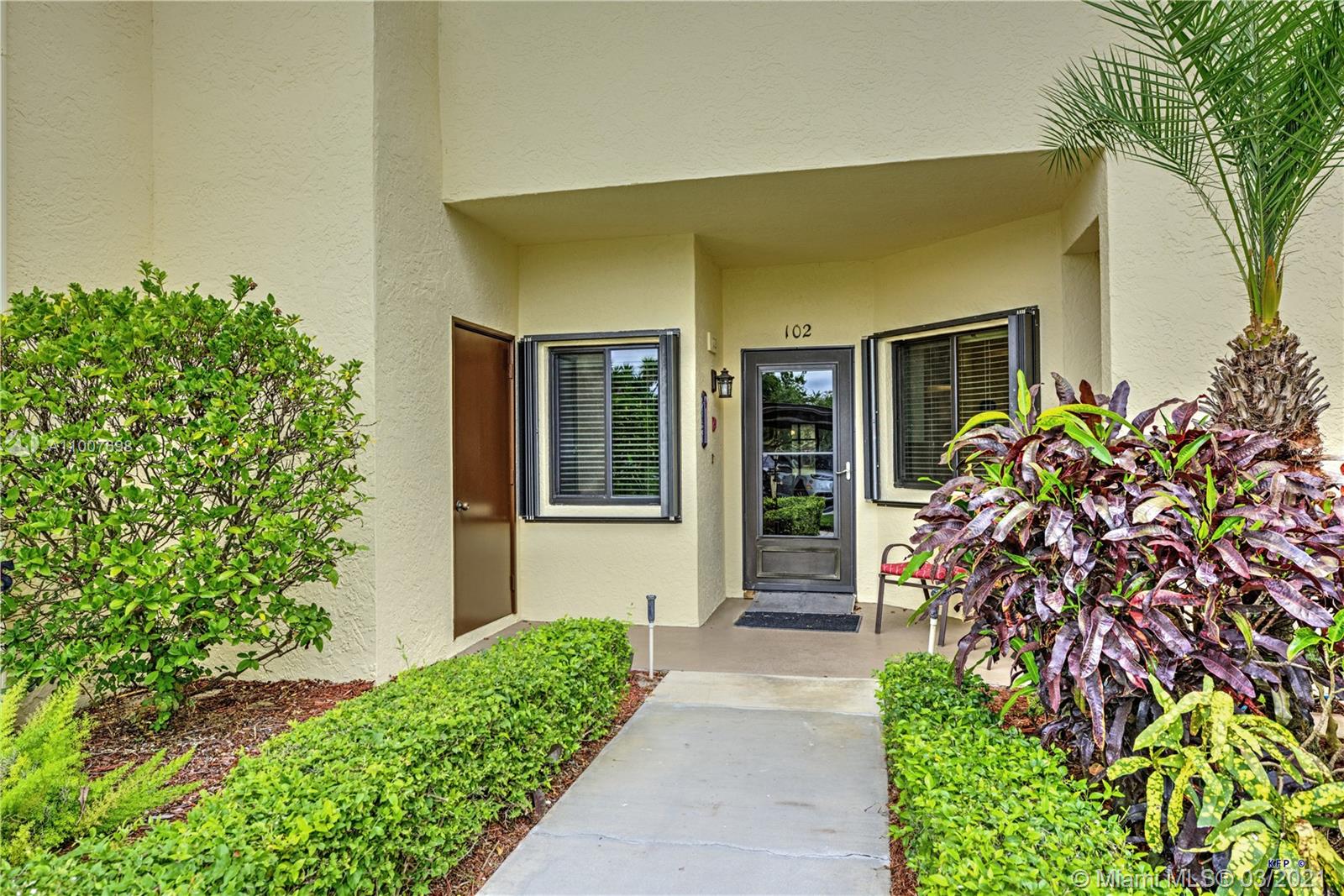 6533 SE Williamsburg Dr #102, Hobe Sound, FL 33455