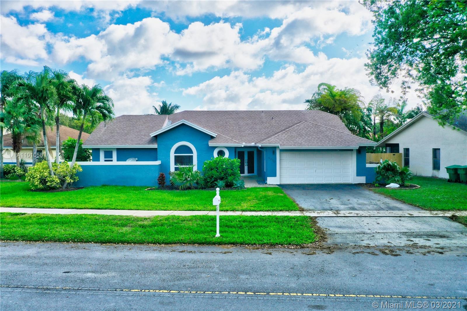 5770 SW 88th Ave, Cooper City, FL 33328