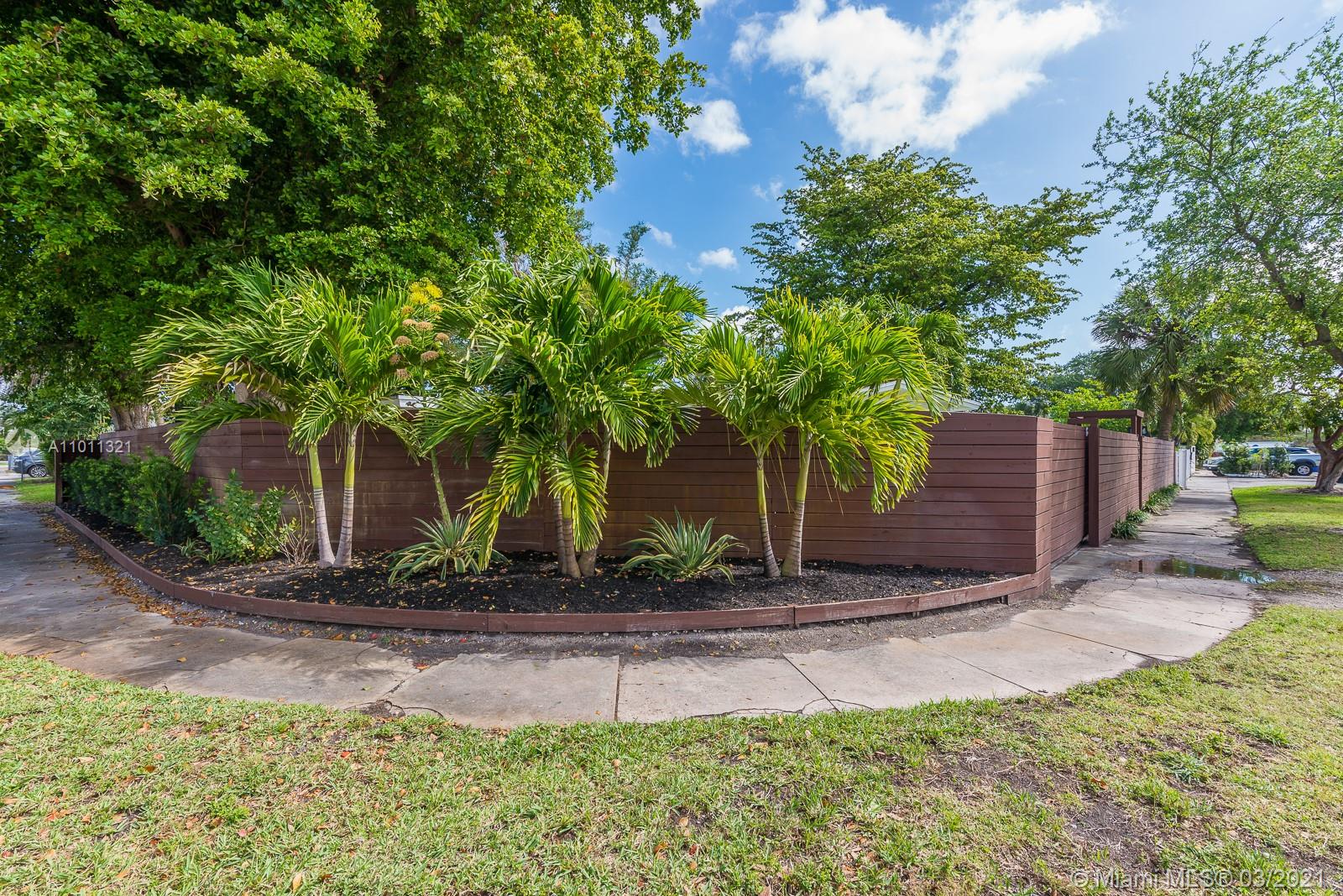 529 NE 14th Pl, Fort Lauderdale, FL 33304