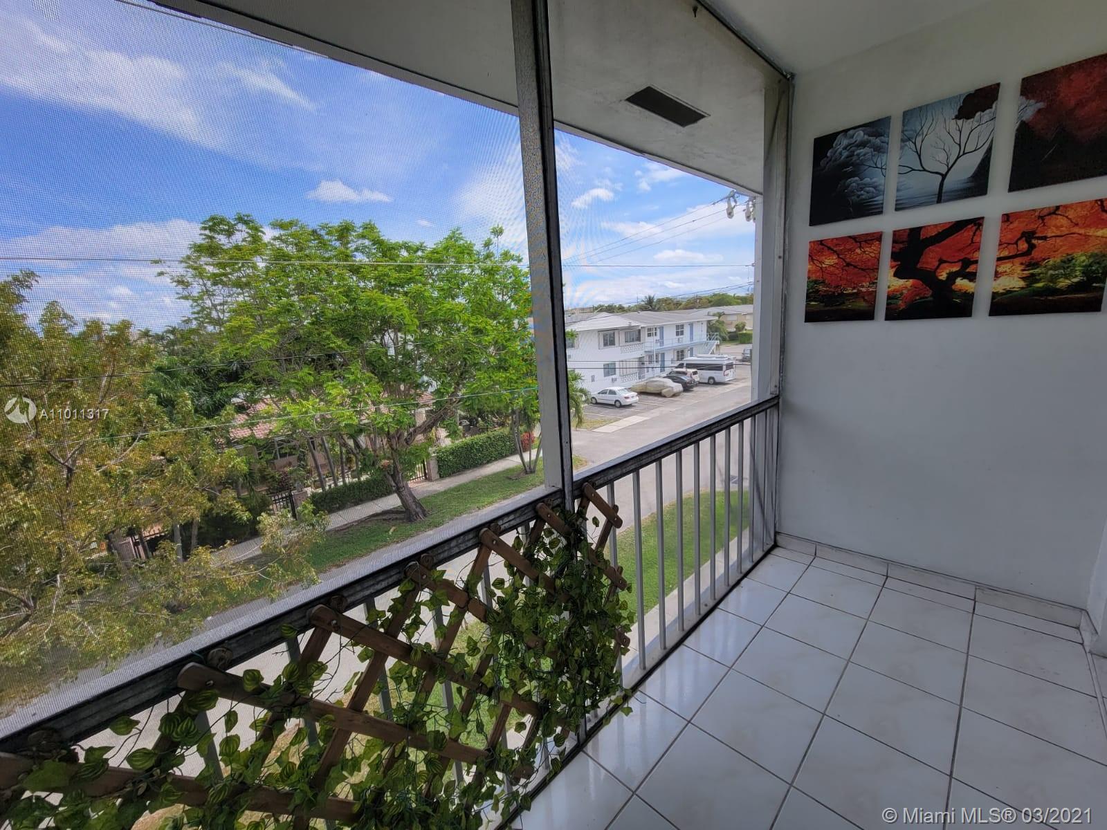 714 NE 10th St #307, Hallandale Beach, FL 33009