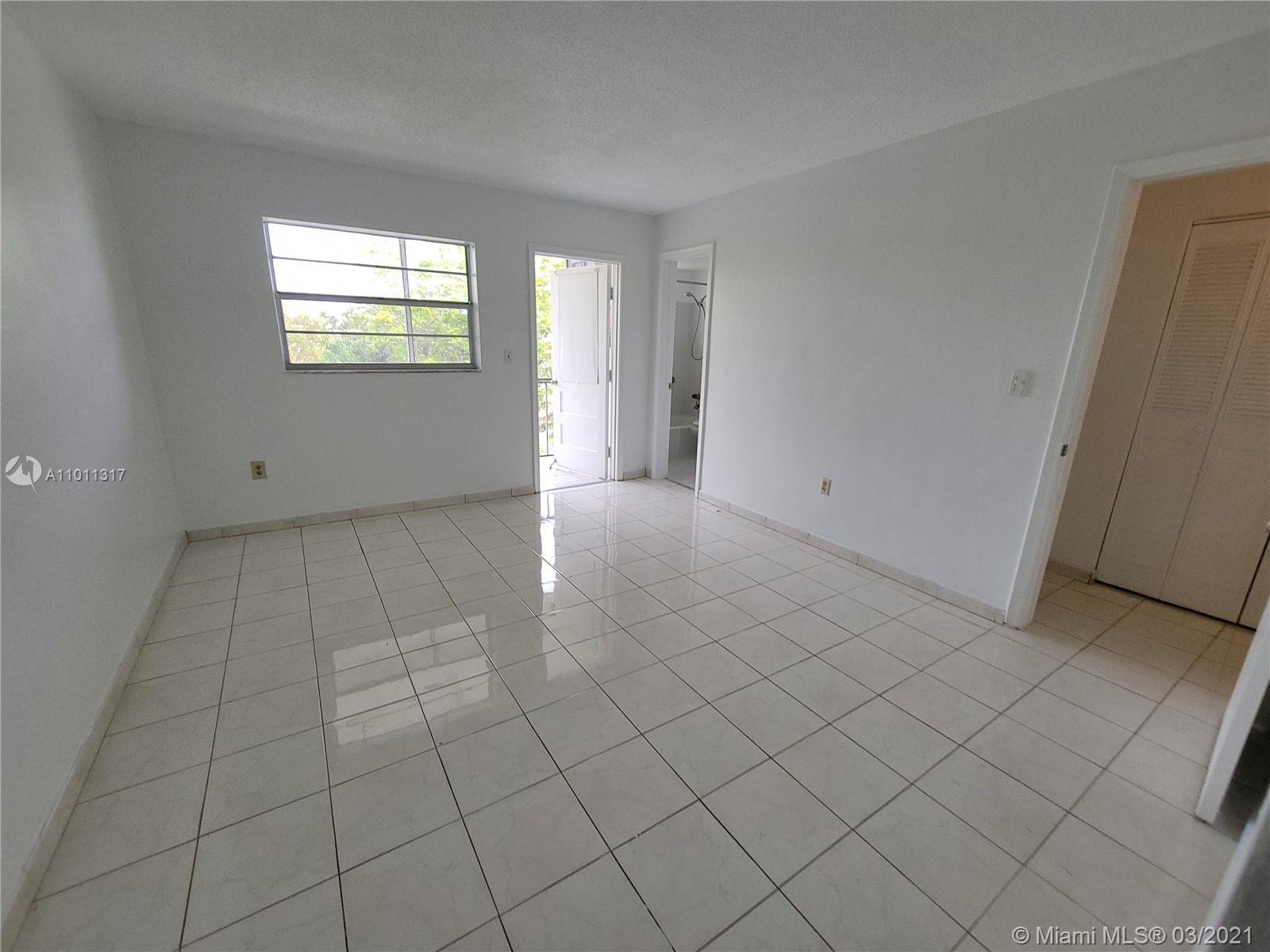 Hallandale Beach, FL 33009,714 NE 10th St #307