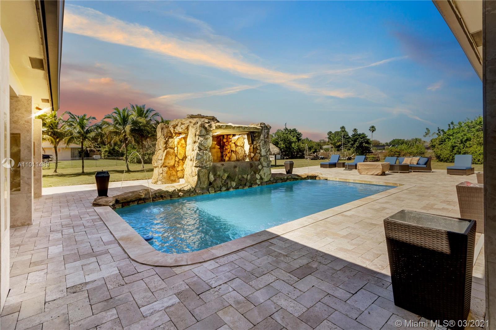 17801 SW 52nd Ct,  Southwest Ranches,  FL 33331