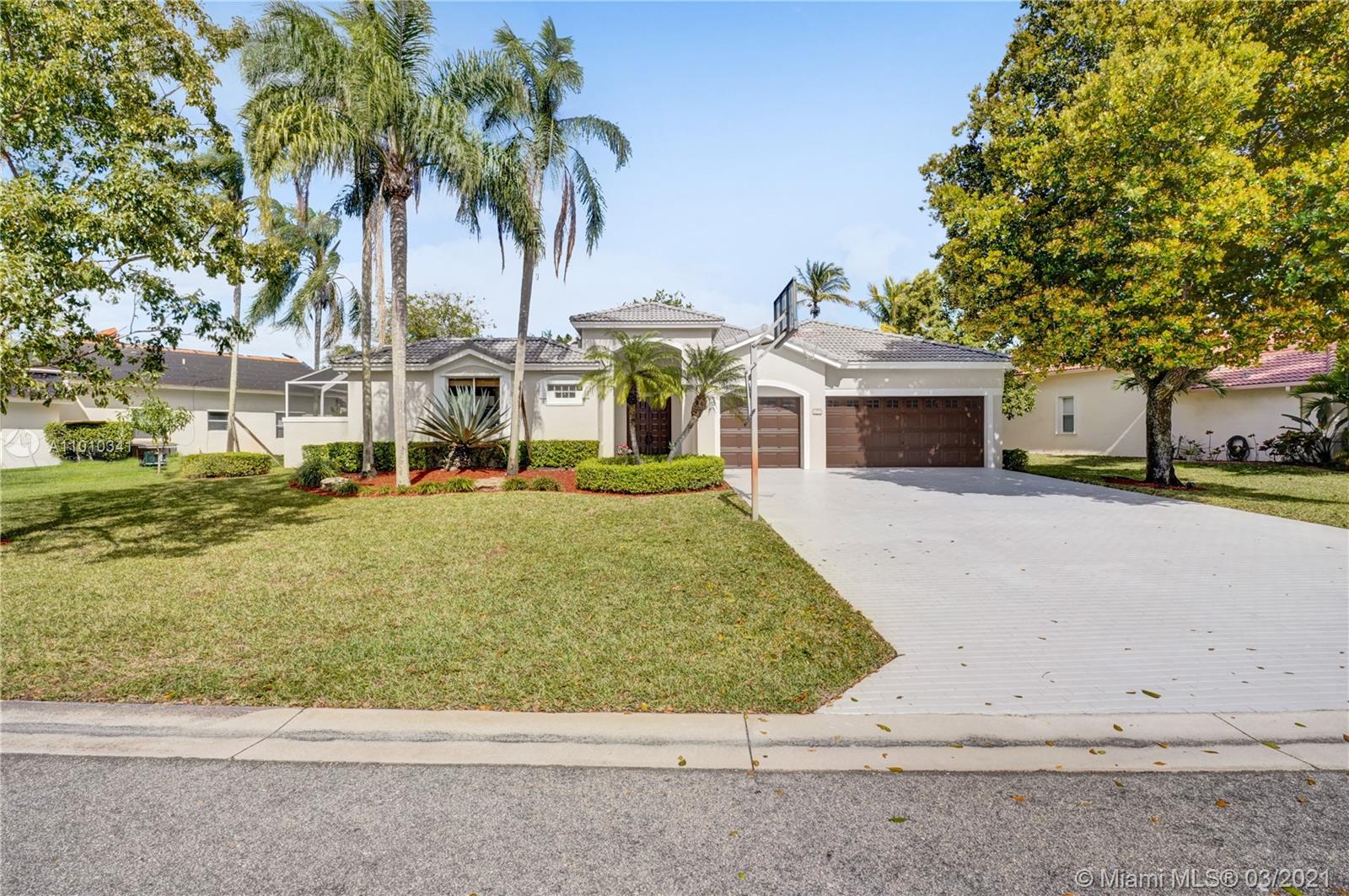 4880 Kensington Cir, Coral Springs, FL 33076