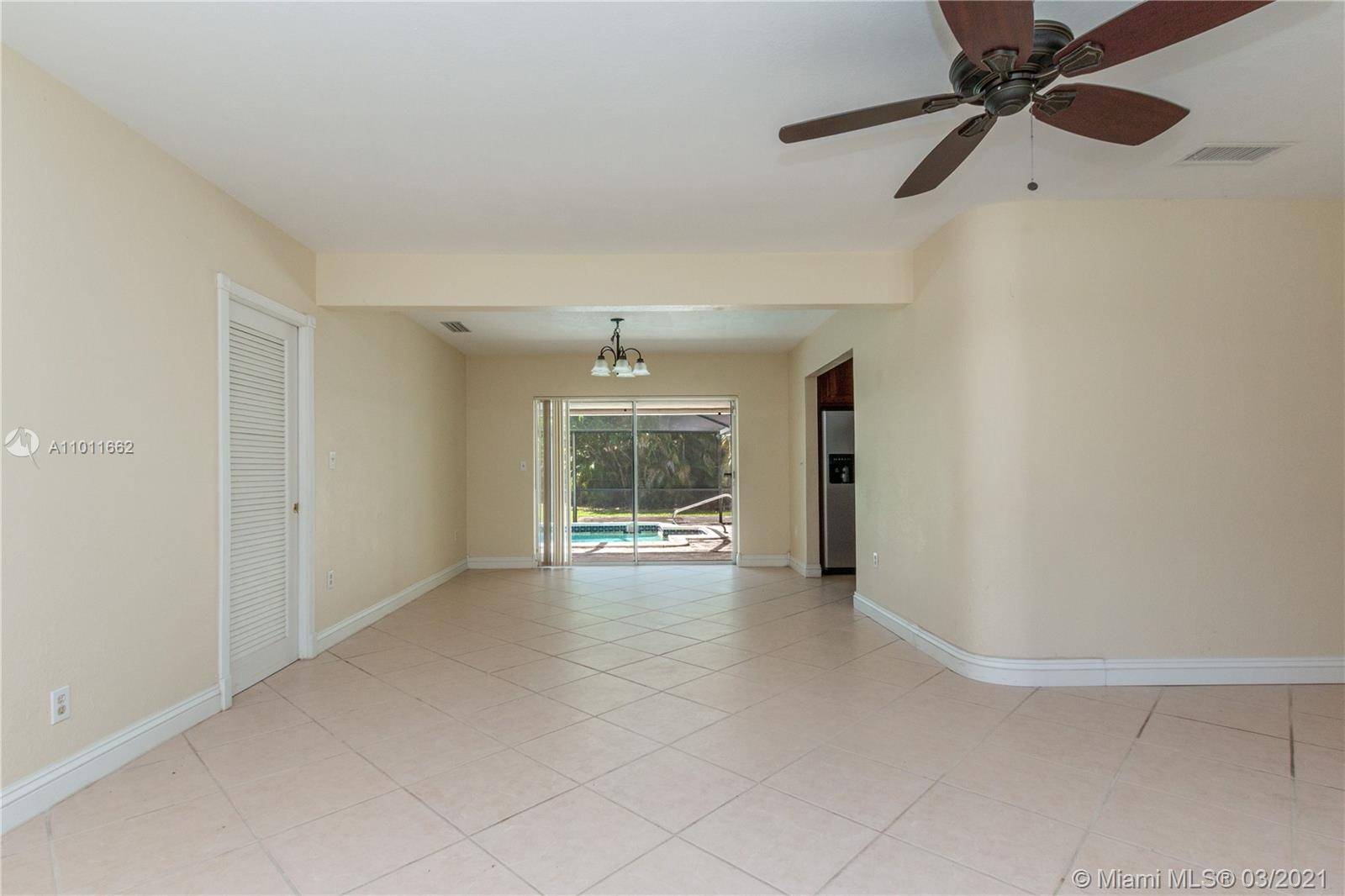 Pinecrest, FL 33156,11600 SW 72nd Ave