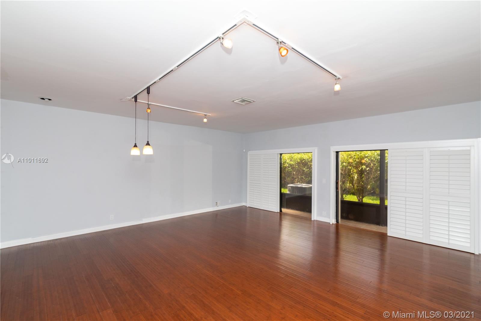 21175 Mainsail Cir #E12, Aventura, FL 33180