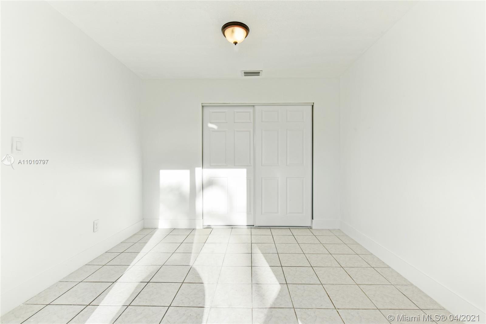 Tamarac, FL 33321,5715 NW 70th Ave