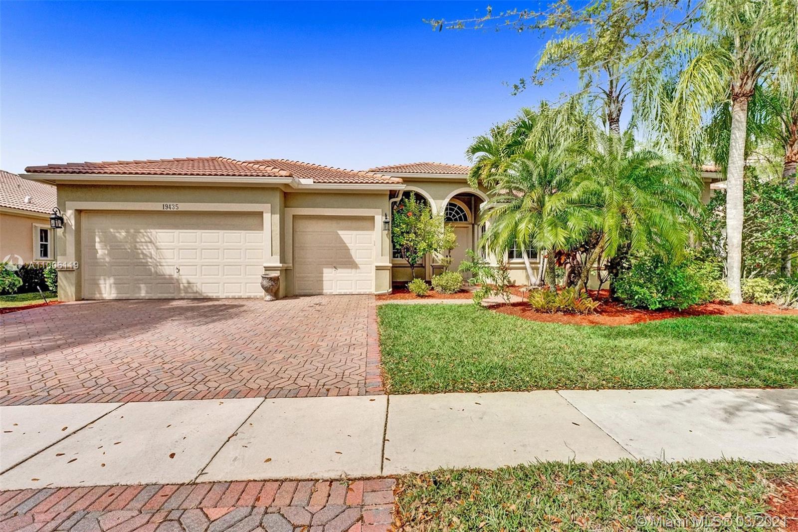 Weston, FL 33332,19435 N Coquina Way