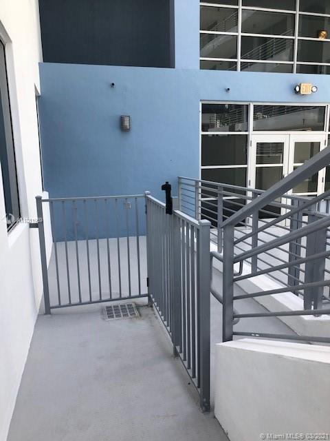 Miami, FL 33133,3339 Virginia St #205