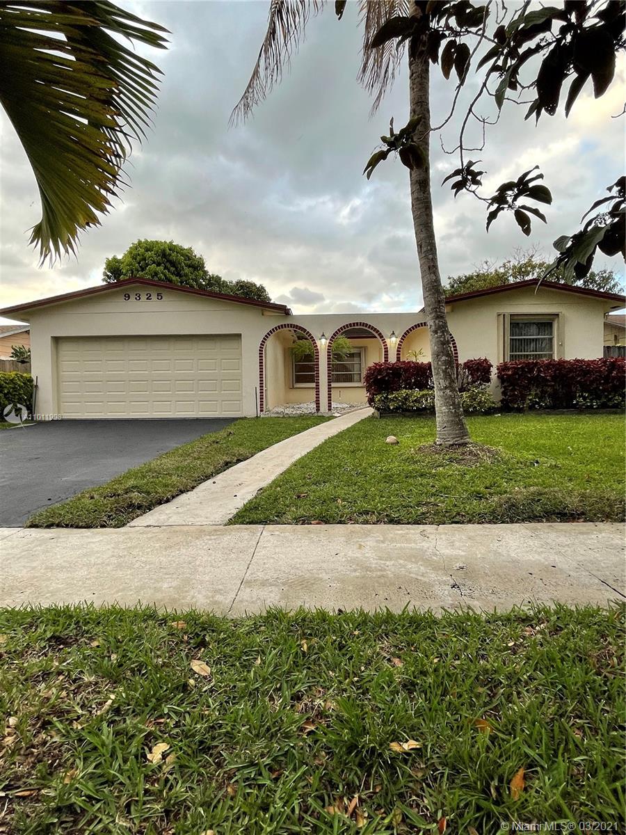 9325 NW 24th Pl, Pembroke Pines, FL 33024