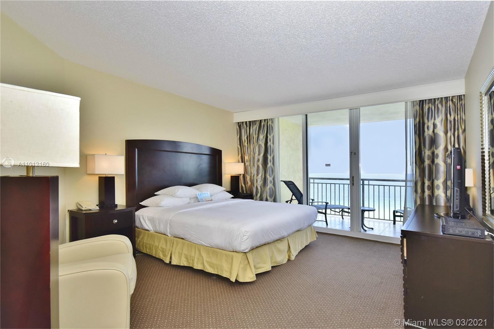 Sunny Isles Beach, FL 33160,17375 Collins Ave #1402