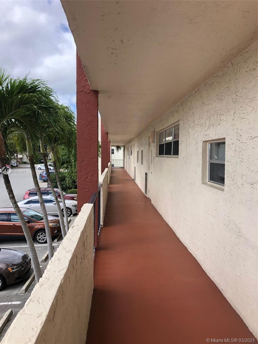 Pembroke Pines, FL 33025,671 S Hollybrook Dr #206