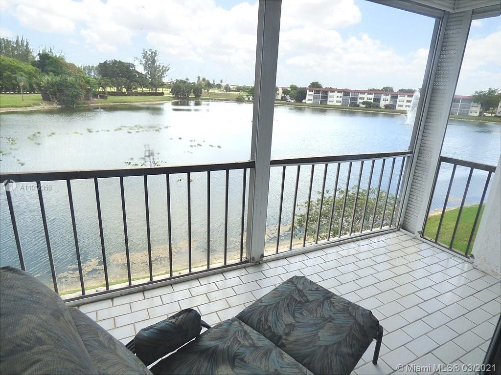 Pembroke Pines, FL 33025,9400 N Hollybrook Lake Drive #306