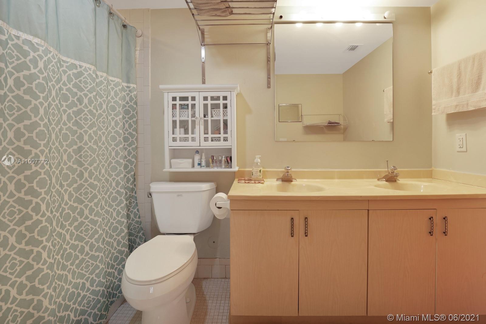 2805 VICTORIA WAY G1, Coconut Creek, Florida 33066, 2 Bedrooms Bedrooms, ,2 BathroomsBathrooms,Residential,For Sale,2805 VICTORIA WAY G1,A11007772