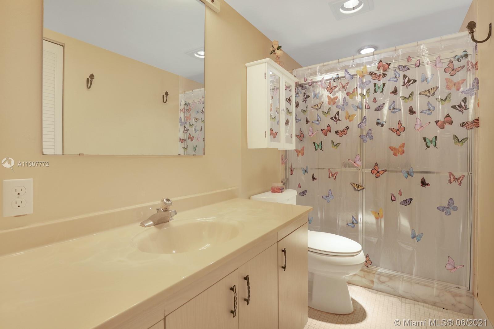 2805 VICTORIA WAY G1, Coconut Creek, Florida 33066, 2 Bedrooms Bedrooms, ,2 BathroomsBathrooms,Residential,For Sale,2805 VICTORIA WAY G1,A11007772