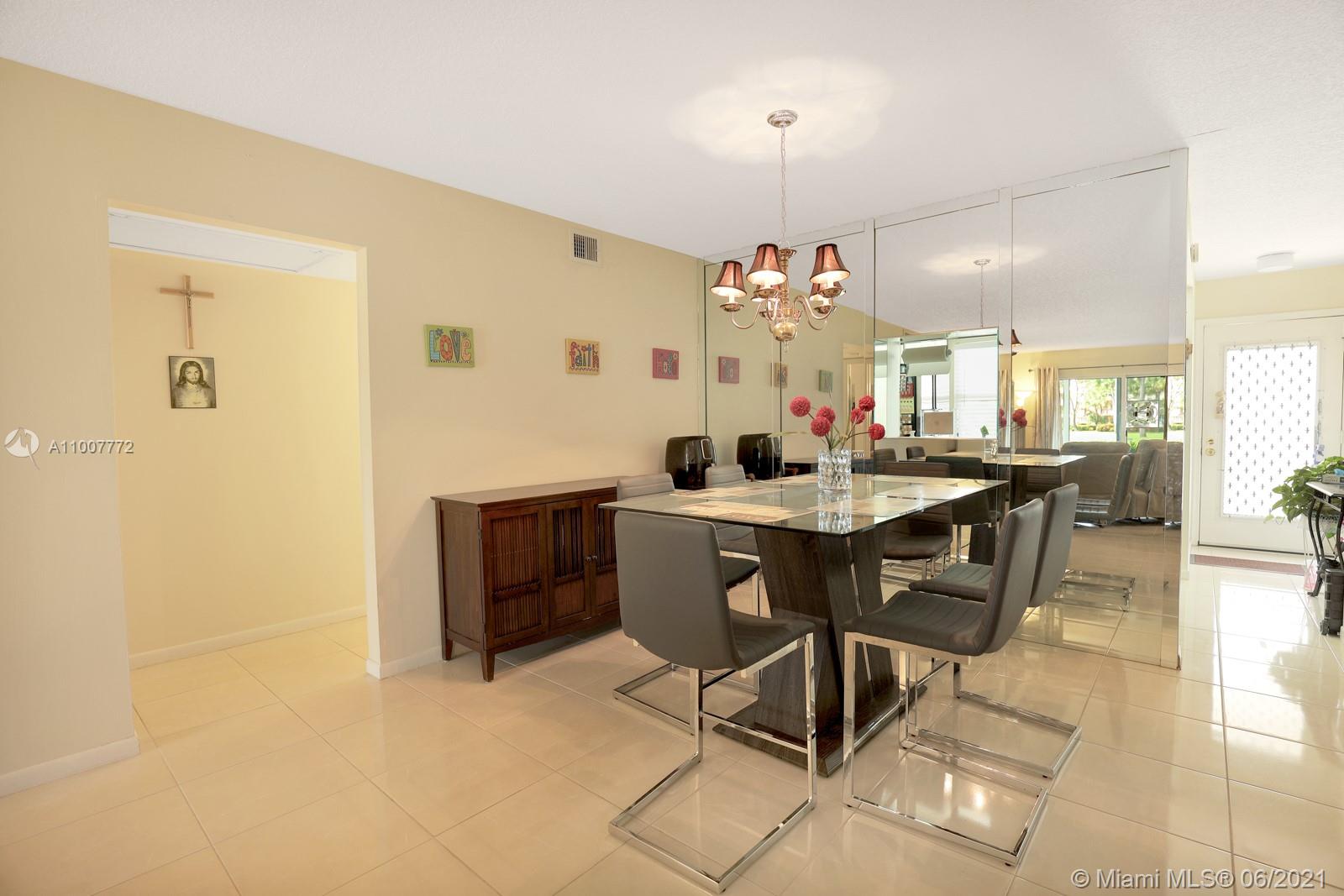 2805 VICTORIA WAY G1, Coconut Creek, Florida 33066, 2 Bedrooms Bedrooms, ,2 BathroomsBathrooms,Residential,For Sale,2805 VICTORIA WAY G1,A11007772