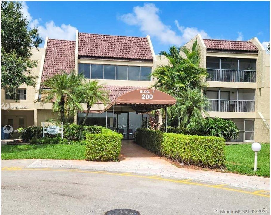 200 Lakeview Dr #303, Weston, FL 33326