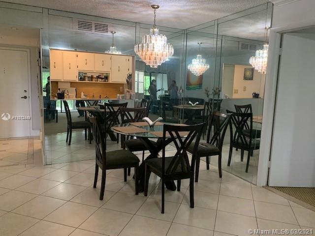 Weston, FL 33326,200 Lakeview Dr #303