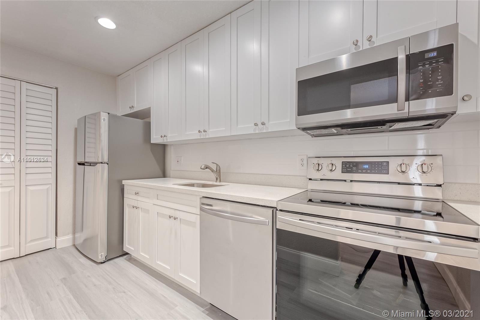 Lauderhill, FL 33313,2464 NW 52nd Ave #2464