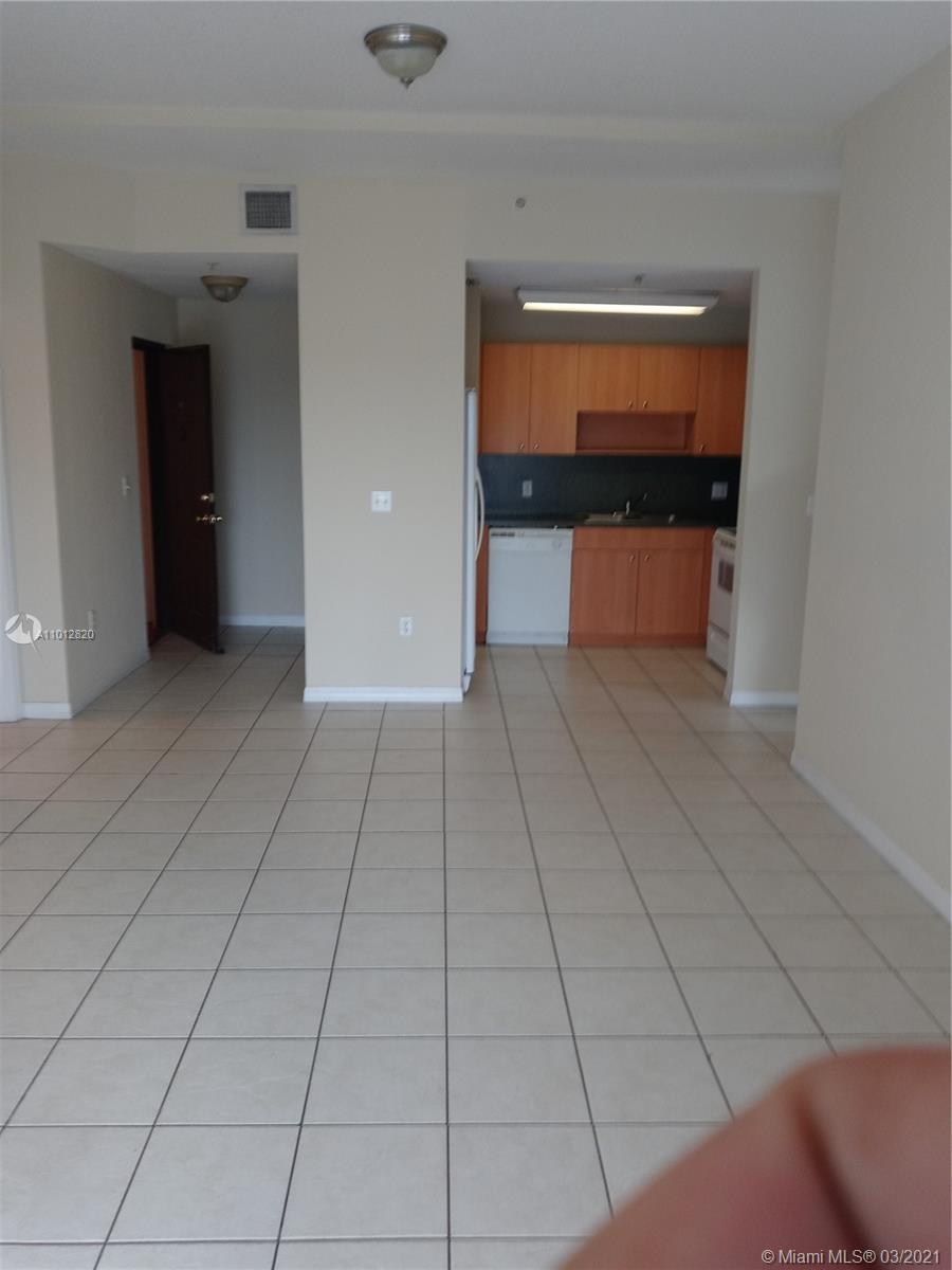 Hialeah, FL 33010,650 Palm Ave #4-B6