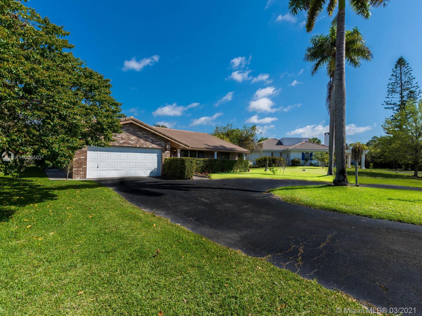 8207 NW 35th St, Coral Springs, FL 33065