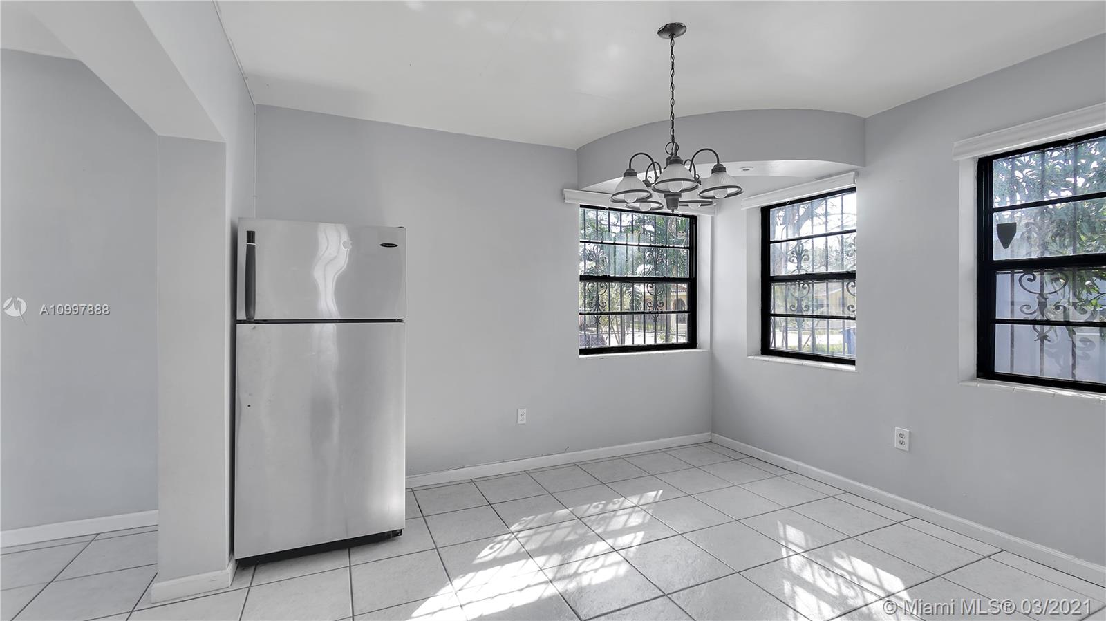 1800 NW 18th St, Miami, FL 33125