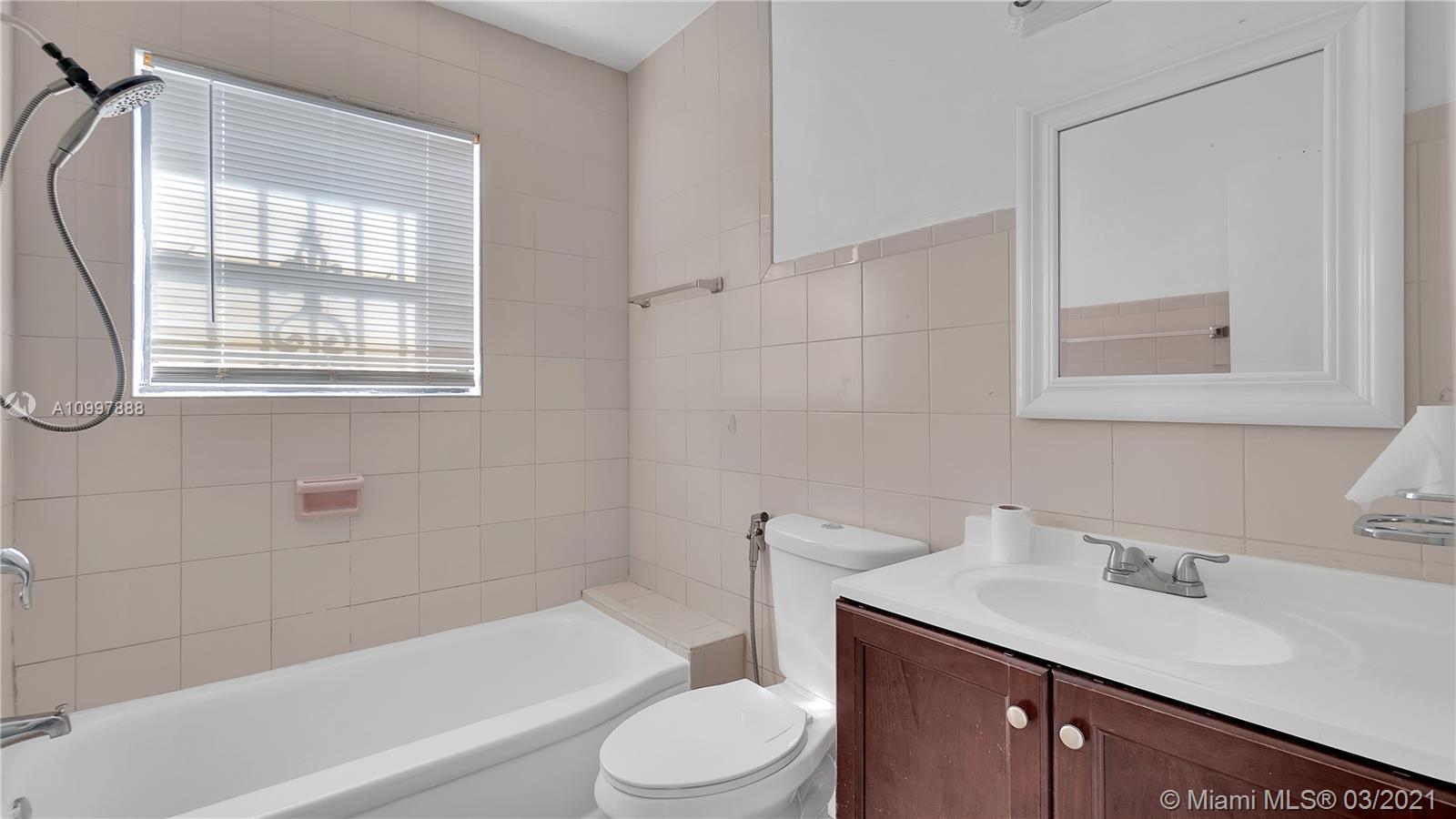 1800 NW 18th St, Miami, FL 33125