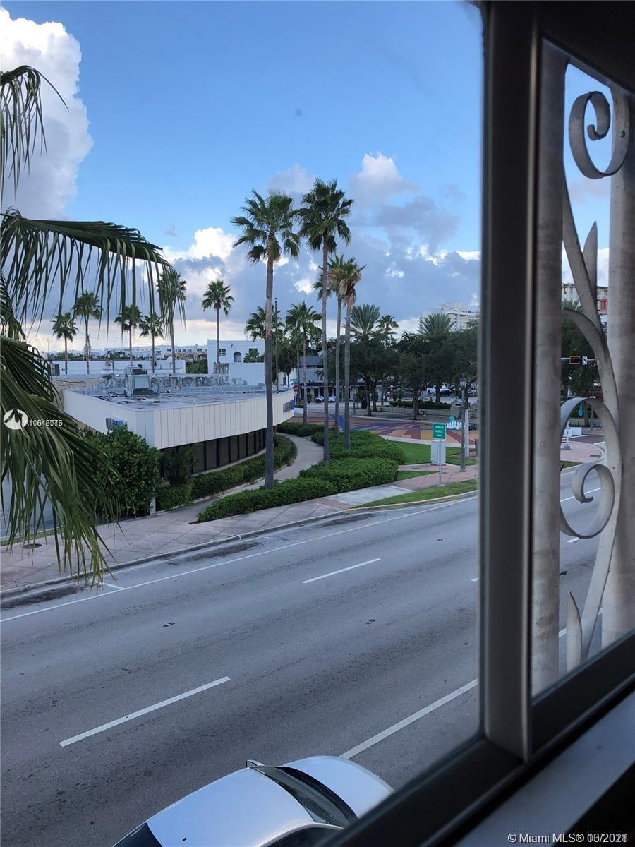 Miami Beach, FL 33141,1016 71st #204