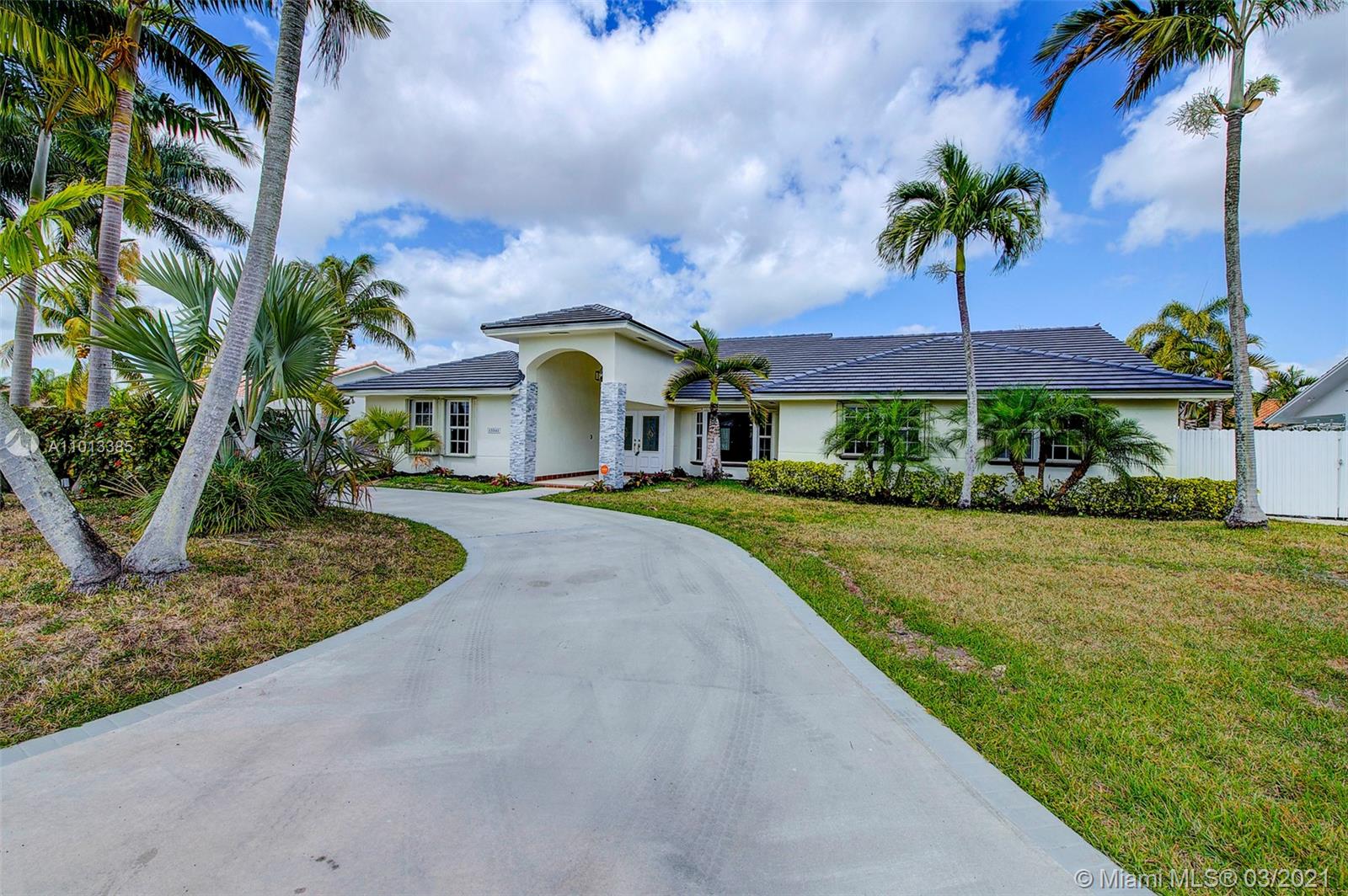 Miami, FL 33187,15541 SW 163rd St