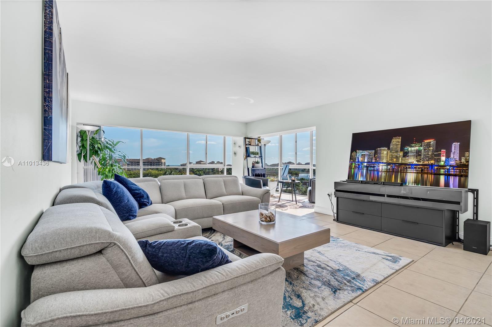 Key Biscayne, FL 33149,550 Ocean Dr #8H