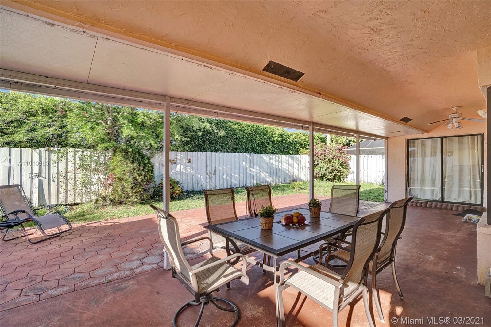 Pembroke Pines, FL 33025,11541 SW 9th Ct