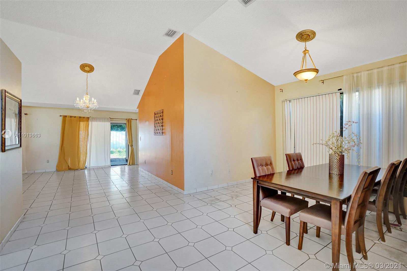 Pembroke Pines, FL 33025,11541 SW 9th Ct